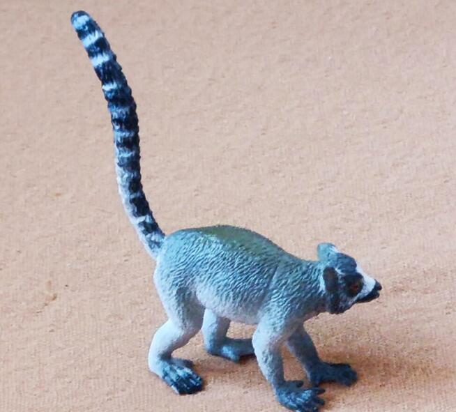 Wyprzedam kolekcję autek blaszanych z PRL-u