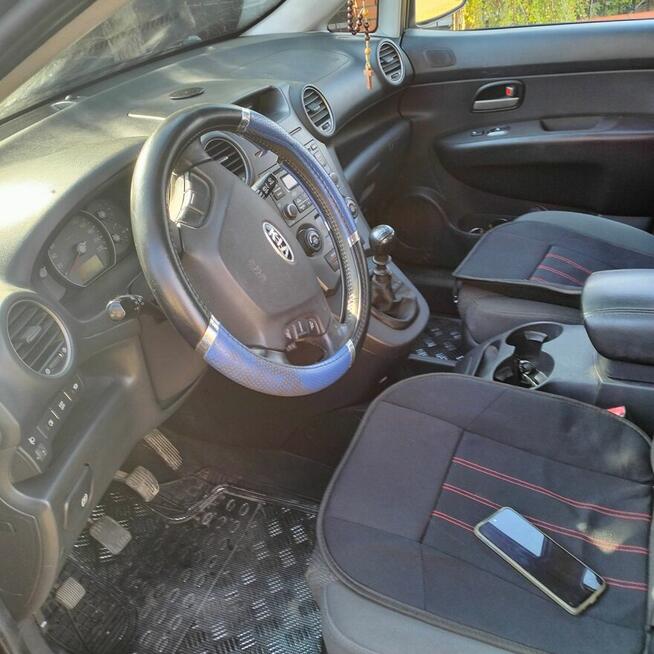 Sprzedam samochód osobowy marki kia carens