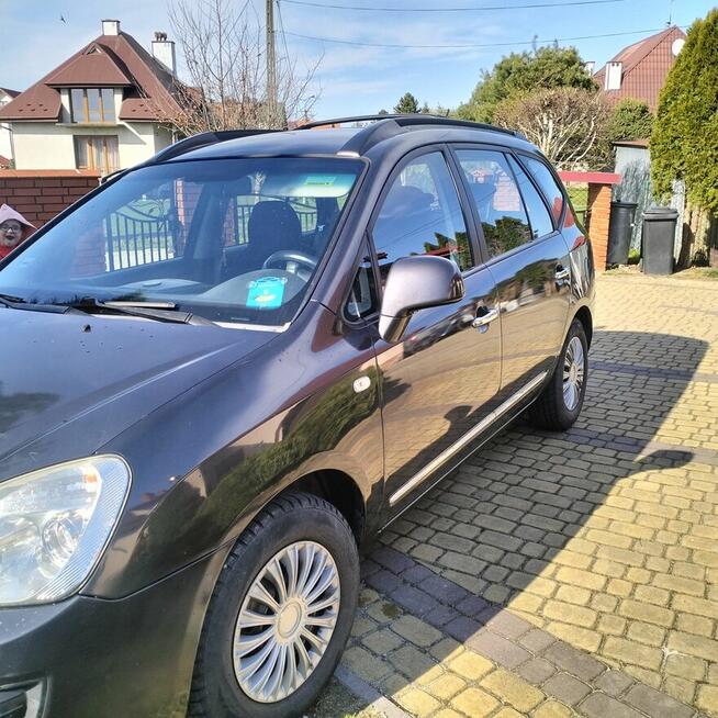 Sprzedam samochód osobowy marki kia carens