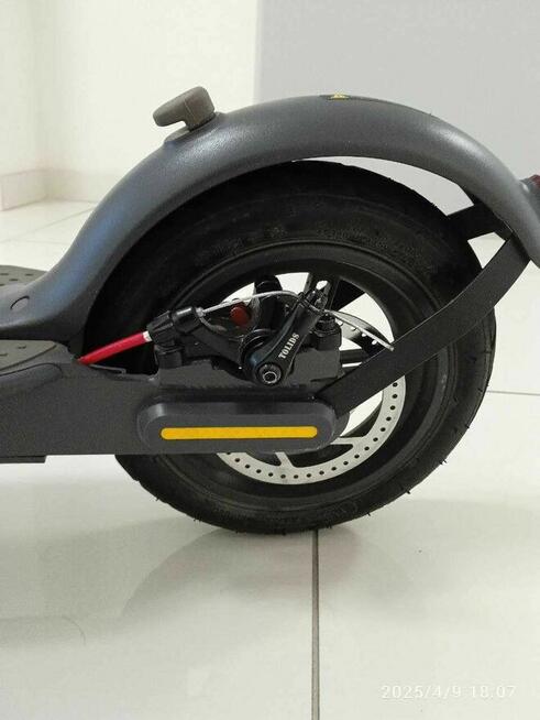 Hulajnoga elektryczna Model: M1 W DOSKONAŁYM STANIE