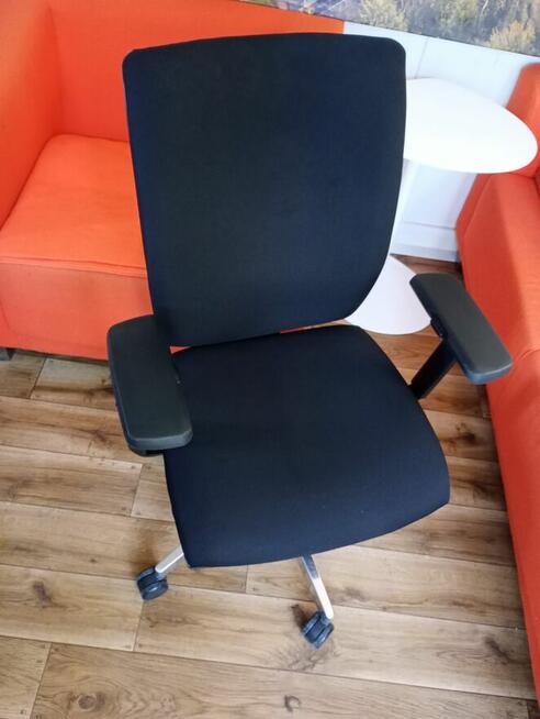 Fotel biurowy RIM czarny fotele krzesła biurowe obrotowe