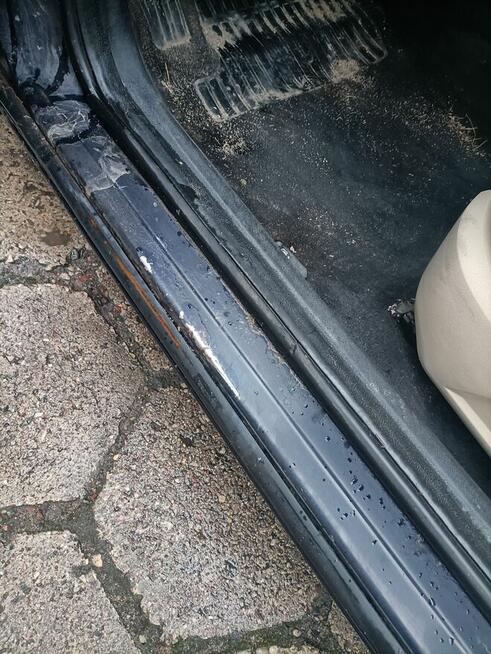 Syndyk sprzeda samochód marki Ford Mondeo