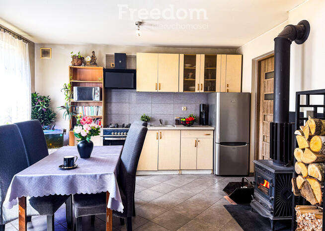 Siedlisko-dom,stajnia,stodoła,obora,2 ha,S7