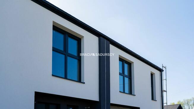 Dom Niepołomice Podgrabie, Błonie