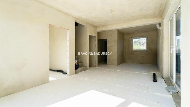 Dom Niepołomice Podgrabie, Błonie