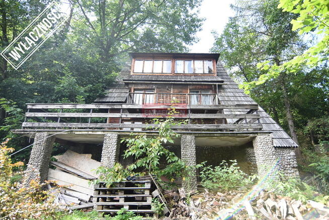 pierwsza linia dom jezioro Rożnowskie widokowy tar