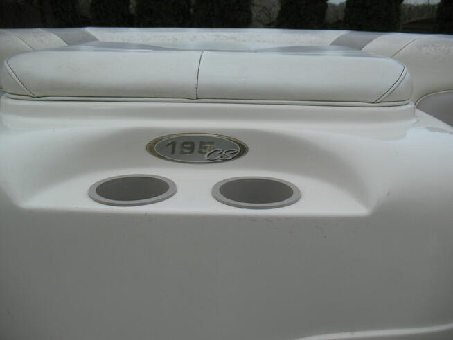 Łódz Stingray z przyczepą. Przepłynięte - 129mth!