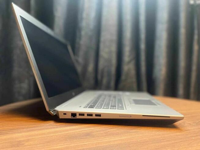 Laptop HP ZBook 17 G5 17 i7-8750H 16GB 256SSD IPS Win 11