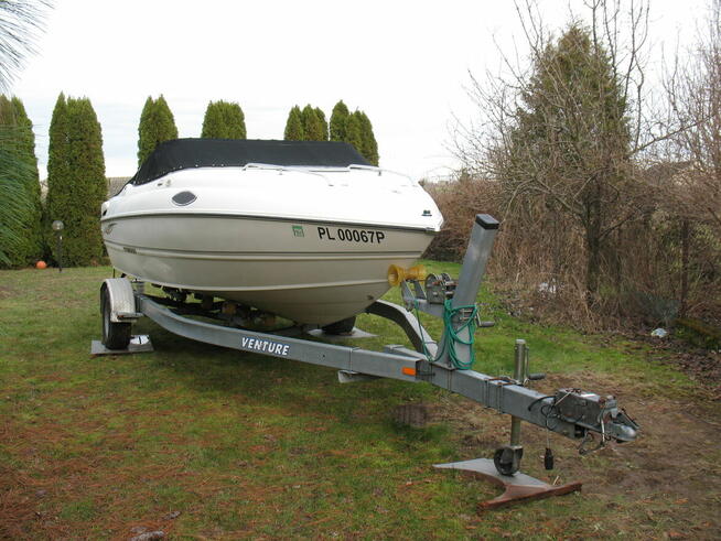 Łódz Stingray z przyczepą. Przepłynięte - 129mth!