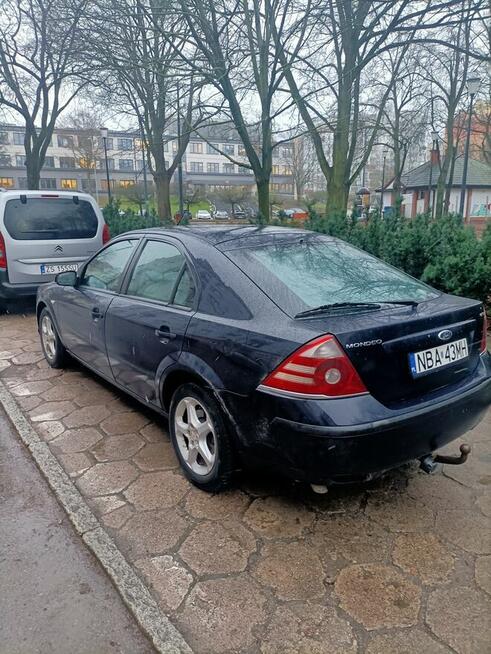 Syndyk sprzeda samochód marki Ford Mondeo