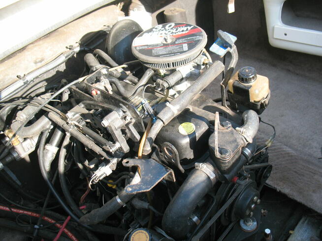 Łódz Stingray z przyczepą. Przepłynięte - 129mth!