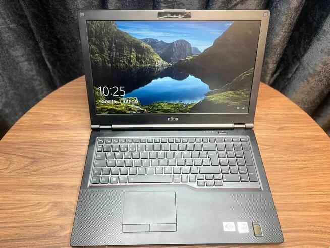 Laptop Fujitsu Lifebook E5510 i7-10510U 16GB 512SSD Win 11