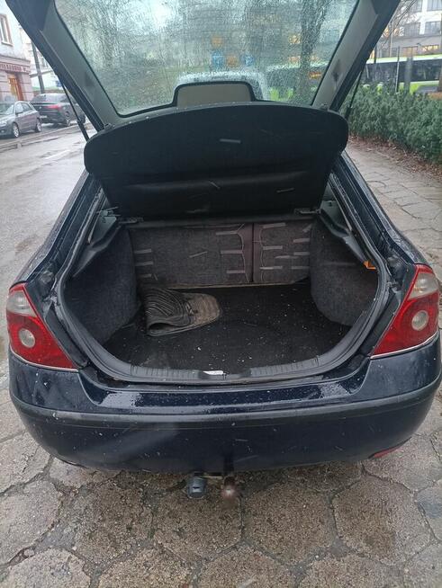 Syndyk sprzeda samochód marki Ford Mondeo