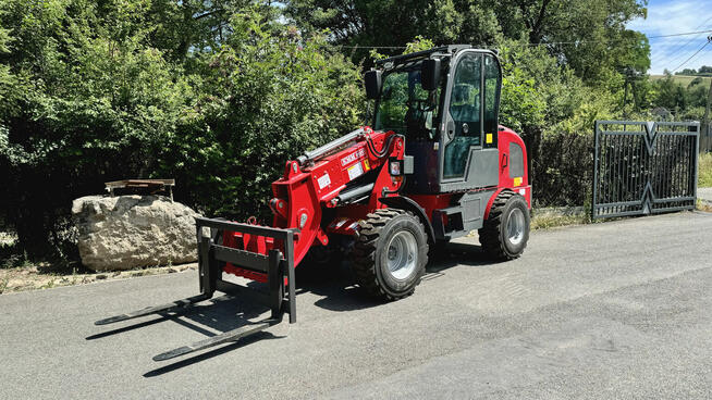 Nowa ładowarka teleskopowa KMM 812T Yanmar udźwig 1,5T
