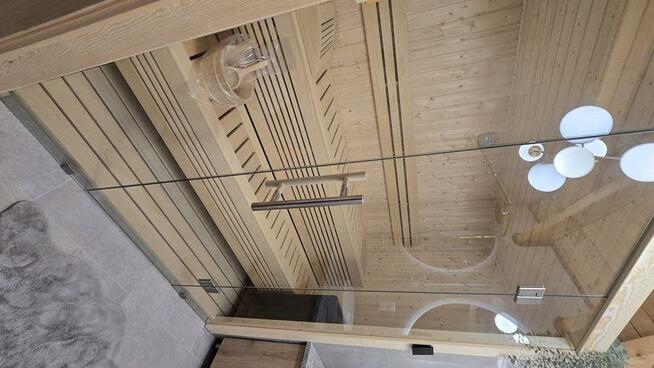 Dom 2-poziomowy nad jeziorem