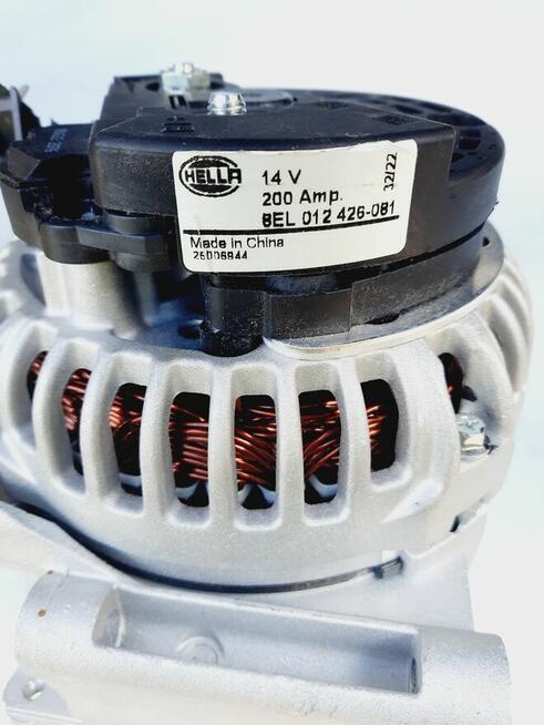 Alternator Hella 8EL012426081 uszkodzony wtyk Mercedes W211