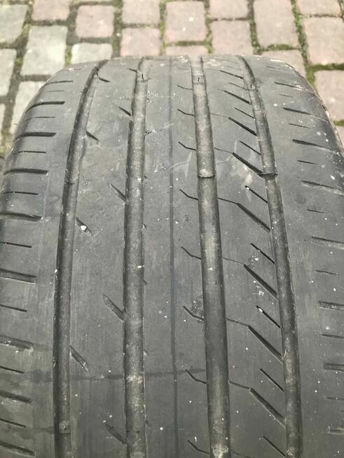 Para letnich opon 245/40R17 DOT20 nie naprawiane