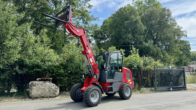 Nowa ładowarka teleskopowa KMM 812T Yanmar udźwig 1,5T