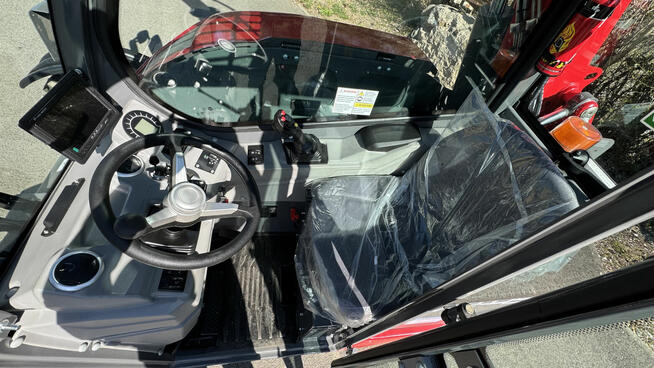 Nowa ładowarka teleskopowa KMM M12-45T PERKINS