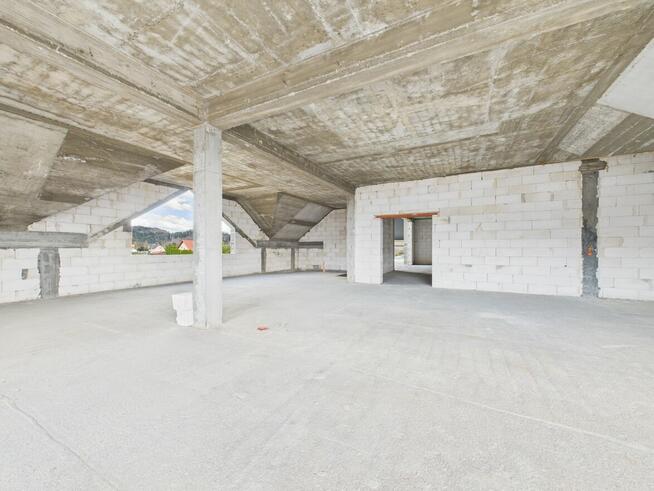 Budynek usługowy przy DK28 – Białka, 1596 m