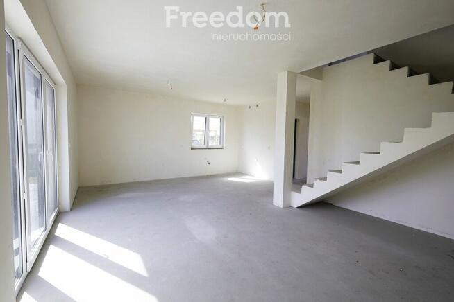 Dom z tarasem, garażem i działką – blisko Iławy!