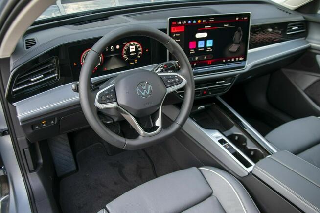 Volkswagen Passat Elegance 2.0 TDI 150 KM DSG DEMO