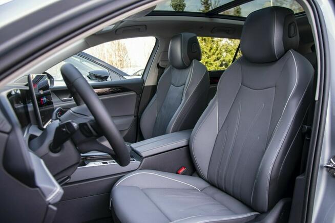 Volkswagen Passat Elegance 2.0 TDI 150 KM DSG DEMO