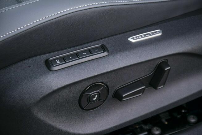 Volkswagen Passat Elegance 2.0 TDI 150 KM DSG DEMO