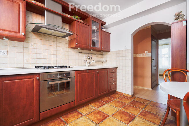 Duże mieszkanie i dwa garaże - idealne połączenie!