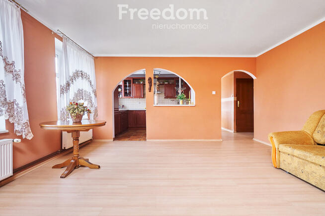 Duże mieszkanie i dwa garaże - idealne połączenie!