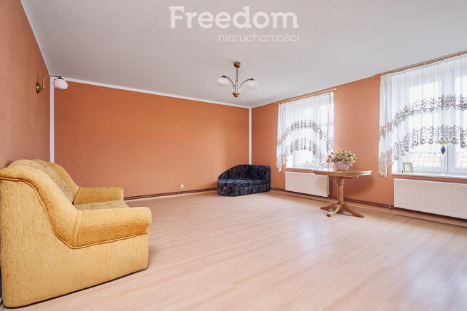 Duże mieszkanie i dwa garaże - idealne połączenie!