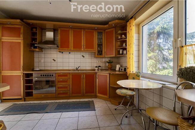 Przestronny dom na sprzedaż w mieście