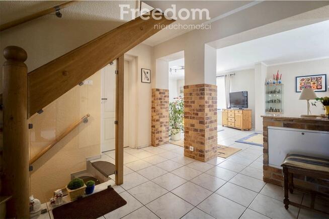 Przestronny dom na sprzedaż w mieście