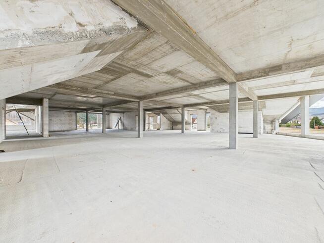 Budynek usługowy przy DK28 – Białka, 1596 m