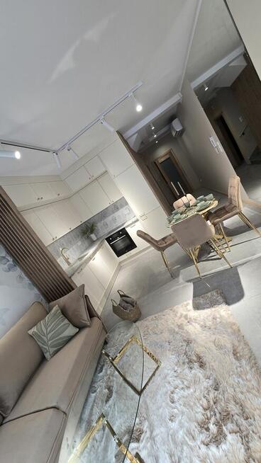 Dom 2-poziomowy nad jeziorem