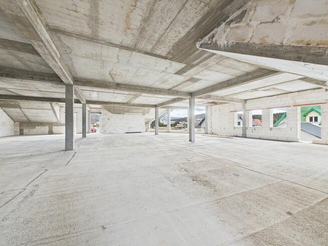 Budynek usługowy przy DK28 – Białka, 1596 m