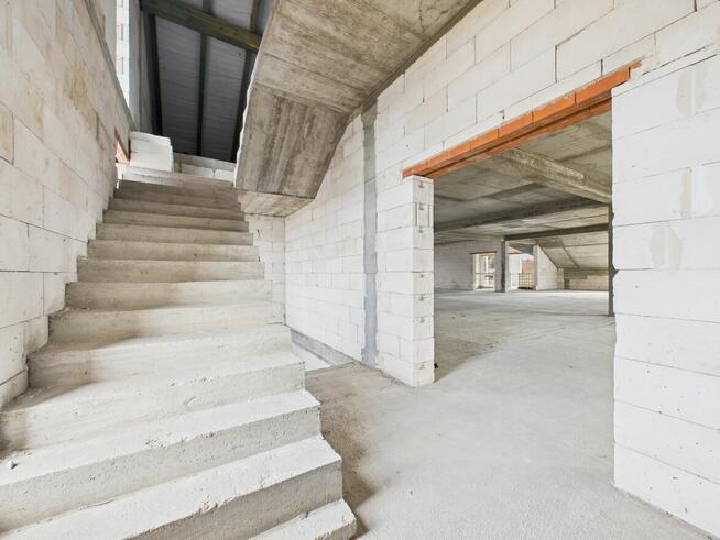 Budynek usługowy przy DK28 – Białka, 1596 m