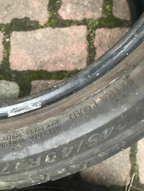 Para letnich opon 245/40R17 DOT20 nie naprawiane