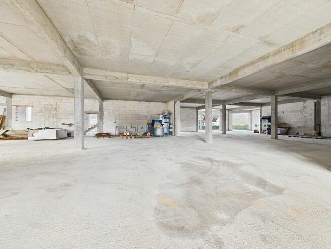 Budynek usługowy przy DK28 – Białka, 1596 m