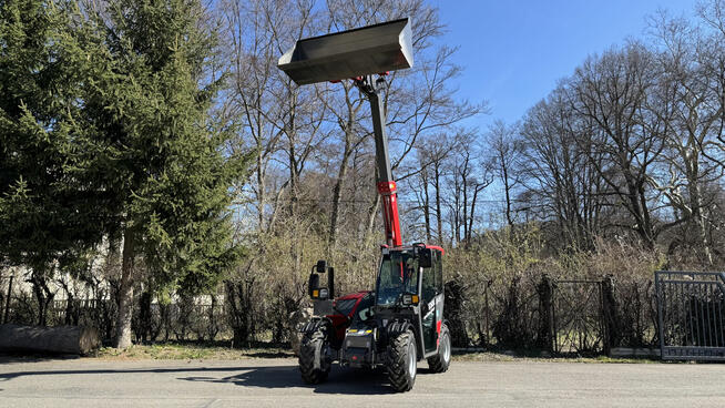 Nowa ładowarka teleskopowa KMM M12-45T PERKINS