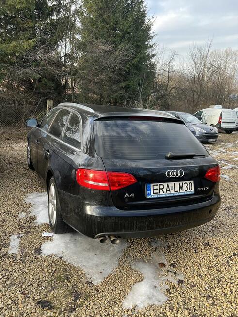 SMU sprzeda samochód osobowy marki Audi A4
