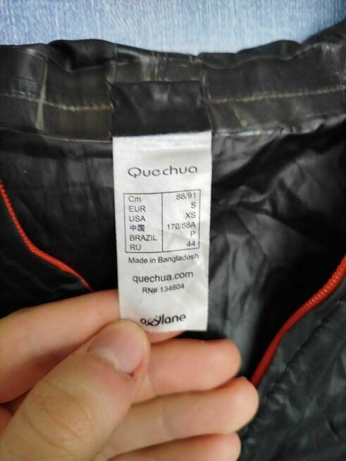 Cienka kurtka przeciwdeszczowa Quechua