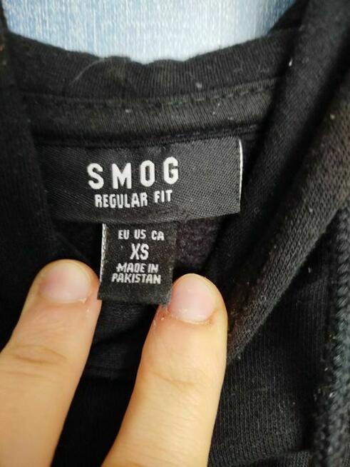 Czarna bluza z kapturem SMOG regular fit