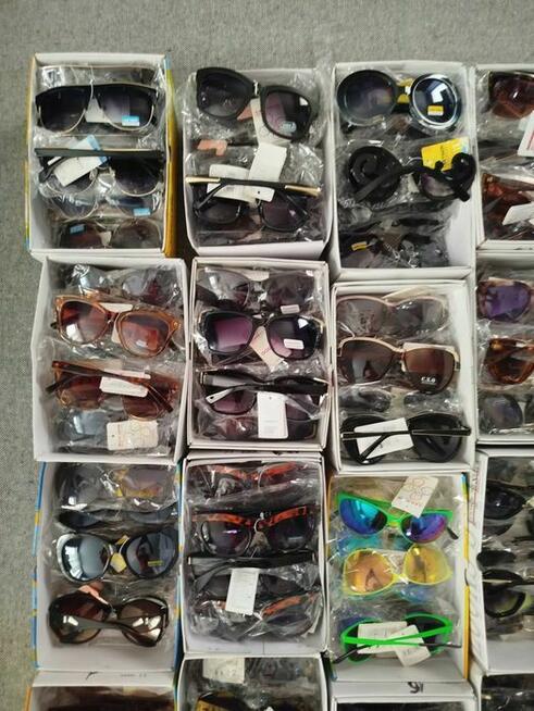 Nowe okulary UV 400 / kategorii trzeciej / damskie (całość)