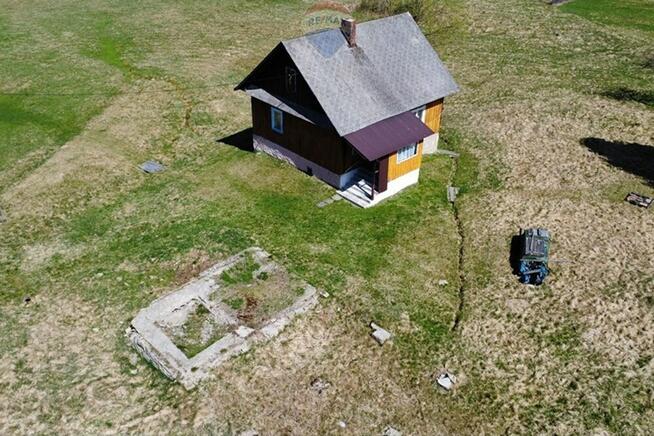 Klimatyczny drewniany dom z ogromnym terenem