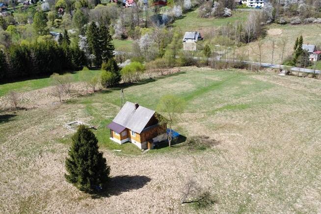 Klimatyczny drewniany dom z ogromnym terenem