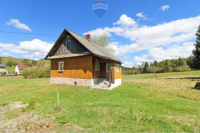 Klimatyczny drewniany dom z ogromnym terenem