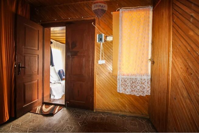 Klimatyczny drewniany dom z ogromnym terenem