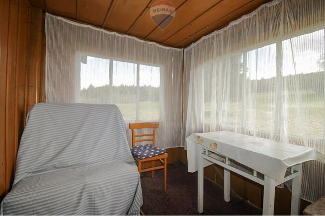 Klimatyczny drewniany dom z ogromnym terenem