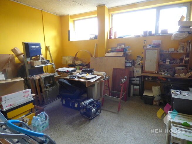 Na magazyn, warsztat, duża brama wjazdowa, plac